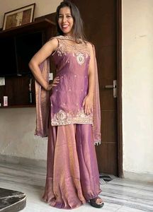 NEW DESIGNER PARTY WEAR LOOK SUIT..