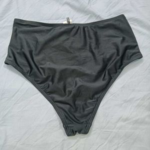 High-Waisted🤎 Black Bikini Bottom