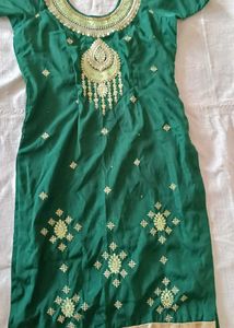Beautiful Green Embroidered Kurta Set