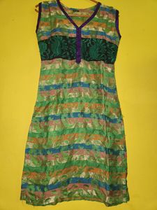 Sleevless Green Kurti