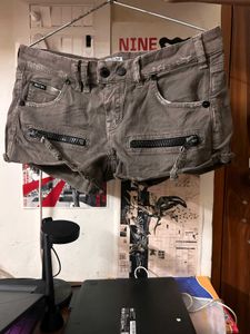 Stylish Brown Distressed Zipper Shorts