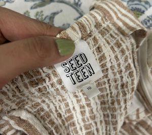 SEEDTEEN Striped Button Crop Top