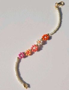 Flower Bead Bracelet
