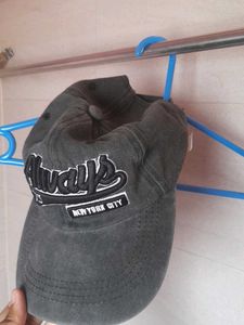 Grey Baseball Cap🤎