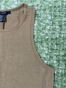 Classic Sleeveless dress
