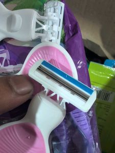 Bombae flexi body razer