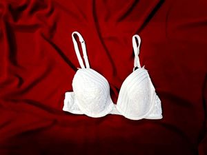 🇳🇿💫🎀Elegant White Lace Padded Bra