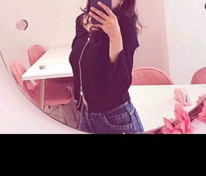 Black Zip-Up Off-Shoulder Top [S size]