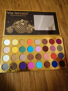 Its New Merry Christmas 32 Color Eyeshadow Palette