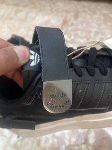 Addidas original sneakers for women