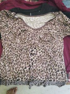 5 y2k top and t shirt combo New York City Graphic