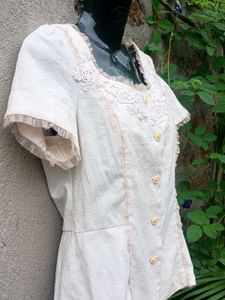 Chic White Lace Trim Short Sleeve Top