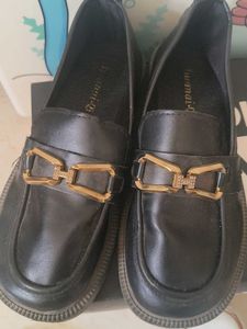 Chic Black Loafers