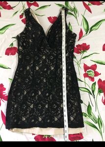 Sleek Lace Bodycon Dress