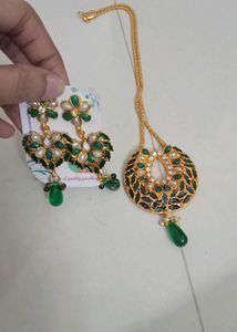 Stunning Emerald &amp; Pearl Necklace Set