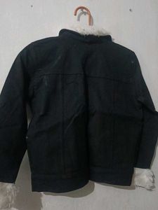 Stylish Black Denim Jacket with Fur