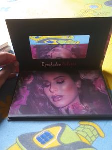 NUDE Eyeshadow Kit (18 Shades)
