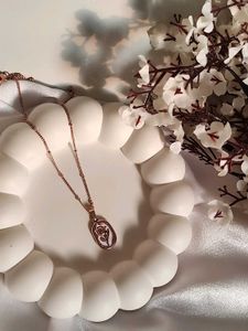 Random 1 chain pendant
