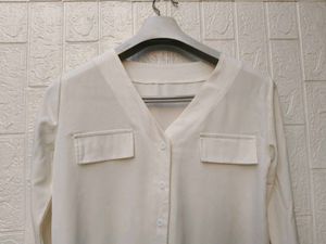 New with tag Cream V-Neck Button-Up Blouse