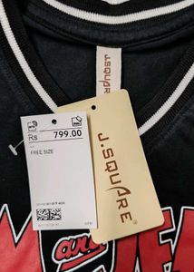 Varsity/Jersey-Style Tom &amp; Jerry Unisex T-shirt