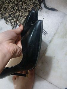 Chic Black Patent Heels