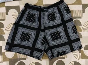 Stylish Black Bandana Print Pants