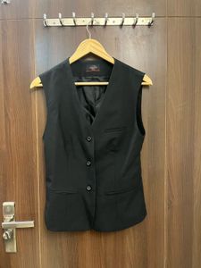 Classic Black Sleeveless Blazer Vest