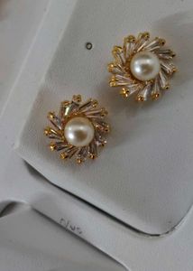 Elegant Pearl &amp; Crystal Stud Earrings