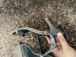 Used Curiozz Grey Heels