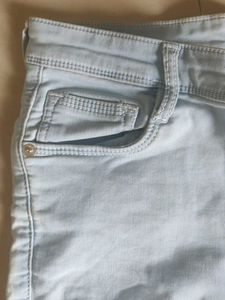 Light Wash Cropped Jeans