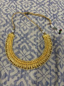 Traditional Gold &amp; Emerald Beaded Choker Necklace