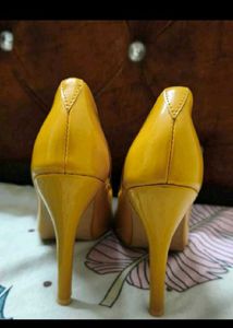 Bright Yellow Pointed Toe Heels