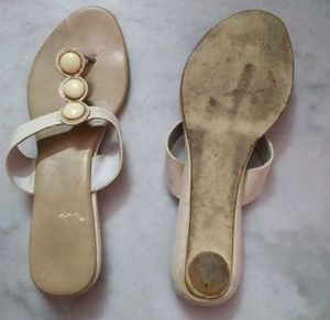 Footwear - Flats