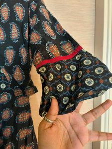 Paisley Printed Kurta With Ethnic Jacket