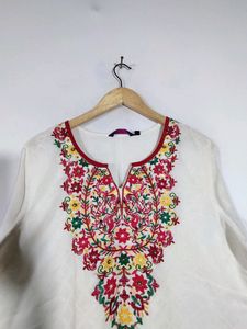 Off White Embroidered Kurta (Women's)