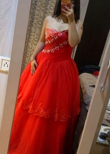 Stunning Red Ball Gown❤️🎀🌻