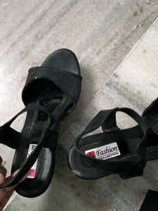 Stylish Black Wedge Sandals