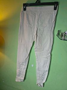 Comfortable Cream Leggings