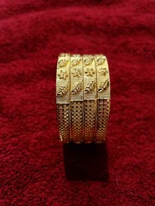 Brand New Beautiful Gold Plated 4 Bangles 2.8 Size