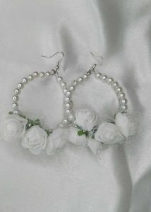 Elegant White Flower & Pearl Bangles with Matching