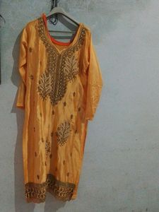 Yellow Colour Ka Sut Hai