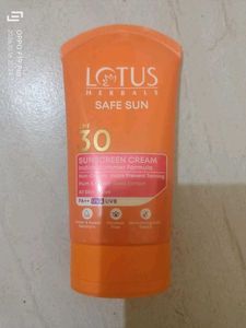 Lotus Herbals Safe Sun SPF 30