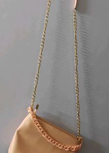 Chic Chain Detail Crossbody Bag