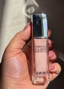 Dior Forever Glow Maximizer highlighter :- pink