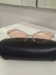 Chic Pink Cat-Eye Sunglasses