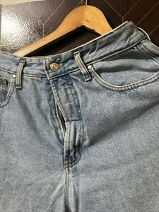 Light Wash Relaxed Fit Jeans