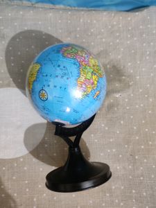 Globe In Hindi