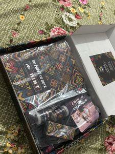 New- Ek Hint Board Game &amp; Stationery Set