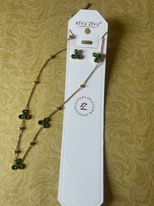 Elegant Clover Necklace &amp; Earring Set