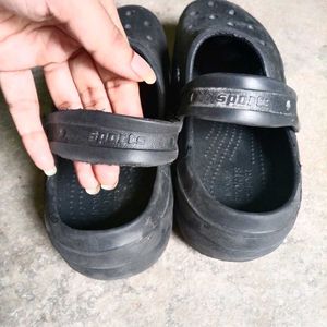 new crocs perfect condition-